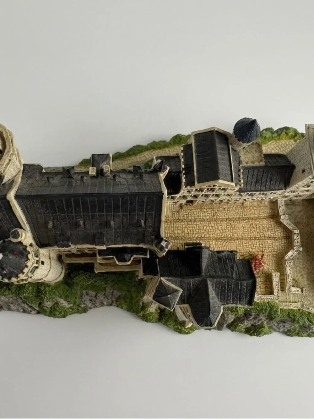 Danbury Mint Enchanted Castles of Europe Neuschwanstein Resin Sculpture 1993